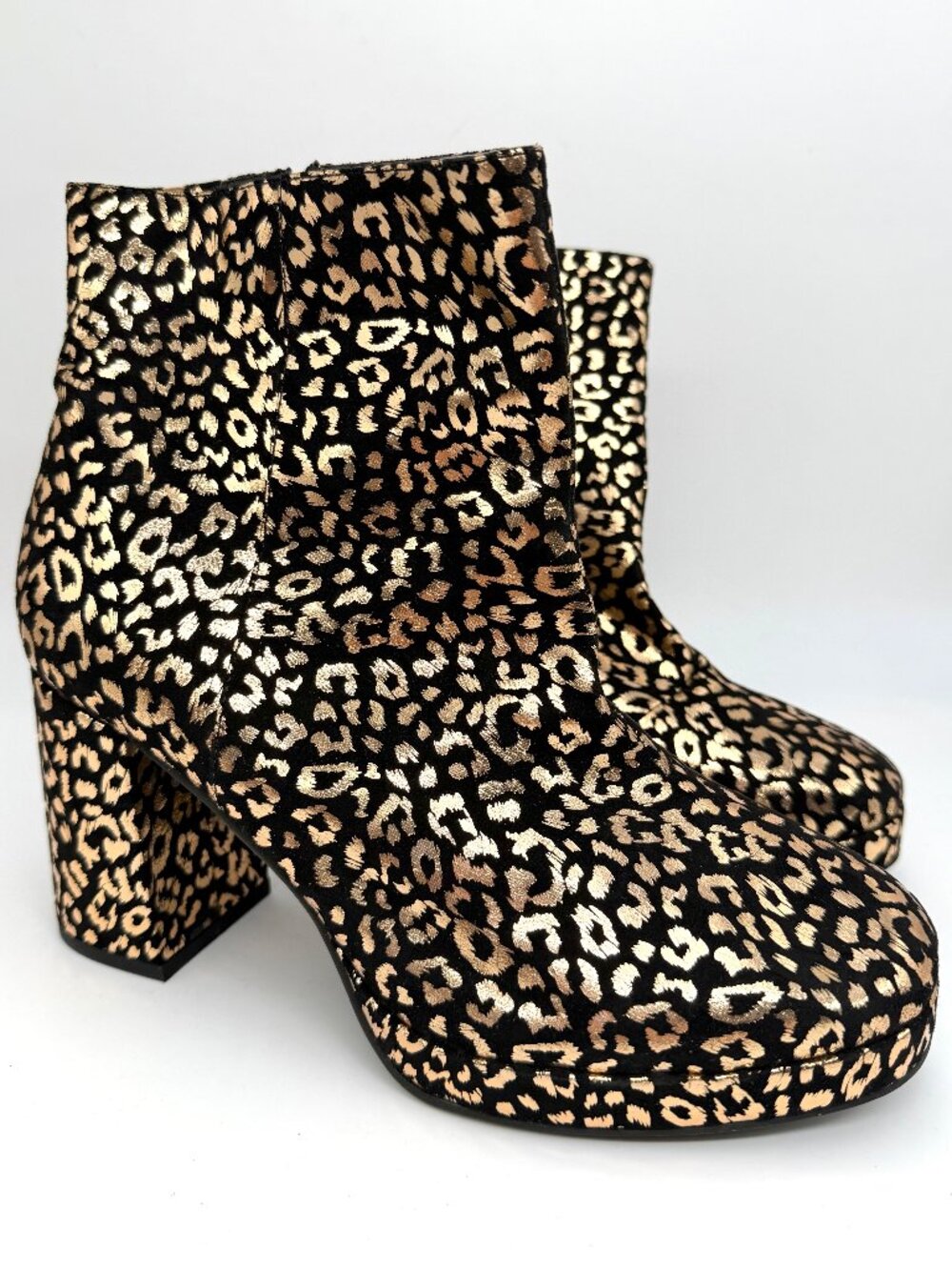 Torrid Black & Gold Metallic Leopard Print Chunky Ankle Boots - Size 8WW